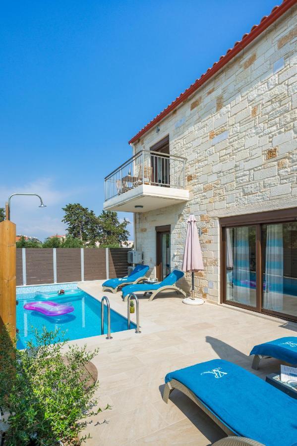 Agia Marina Villa Rebecca מראה חיצוני תמונה